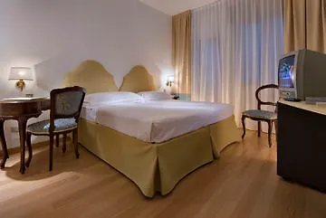 ****  Hotel Universal Terme Абано-Терме Италия